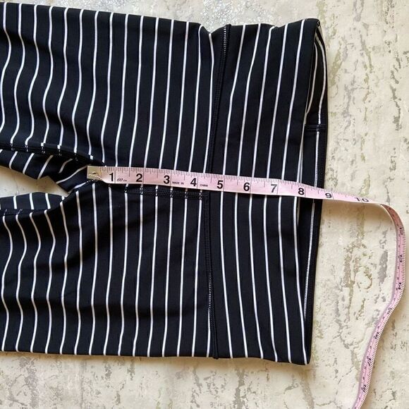 Gap Fit blackout technology stripe leggings - Picture 6 of 9